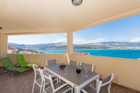 Отель Apartments Bluesky  Трогир